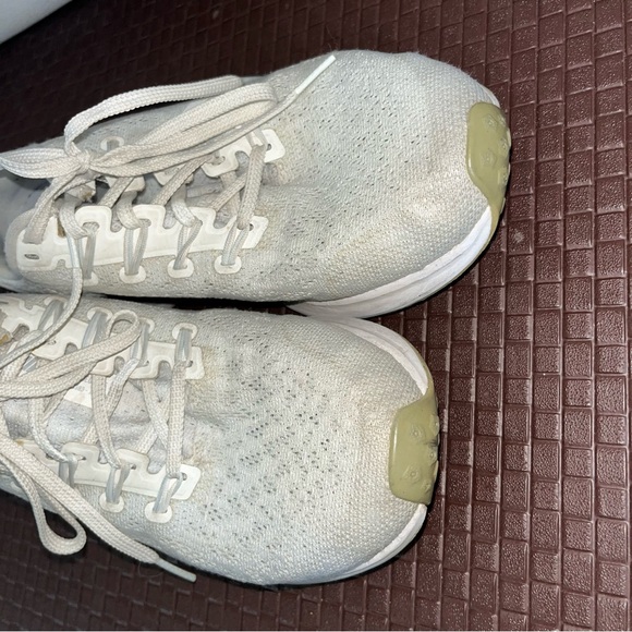 Nike Women’s Air Zoom Pegasus 36 Running Shoe - Picture 7 of 11